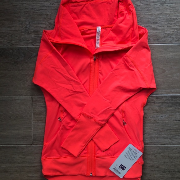 lululemon athletica Jackets & Blazers - LULULEMON PUMP IT UP JACKET light flare NWT SIZE 4